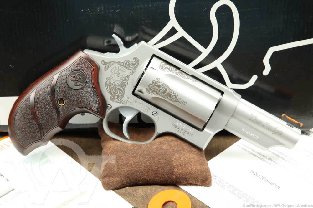 Taurus The Judge 10 Year Anniversary Engraved 45 Colt / 410g 2.5” Revolver